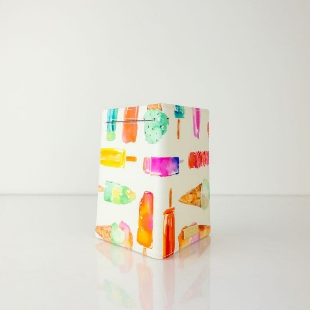 🍦🔹️ KATE SPADE  🔹️PASSPORT HOLDER SHORE STREET (ICE POP PRINT) ✨️🍦 - Picture 9 of 11